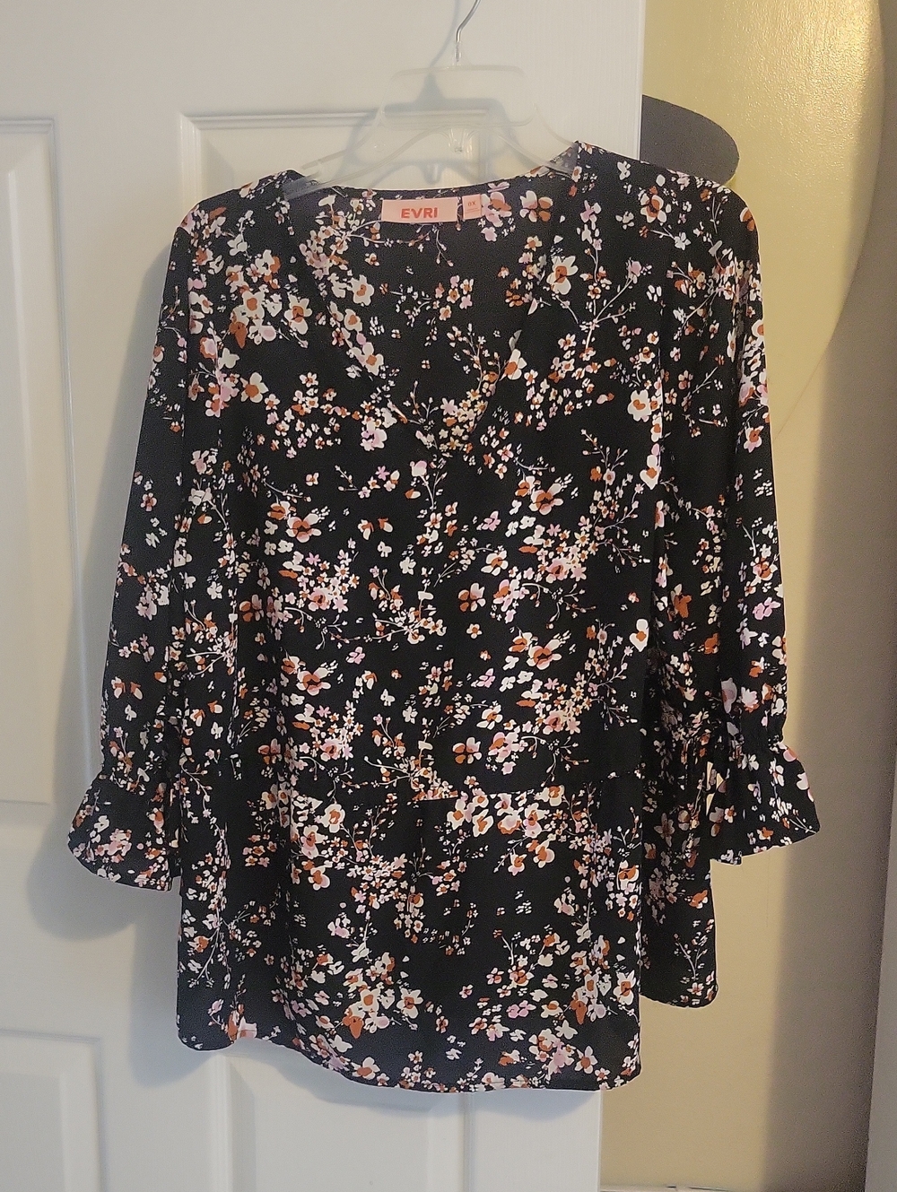 EVRI Sz0X Black Floral V-Neck 3/4 Sleeve Cottagecore Blouse Pink, Brown Blossoms